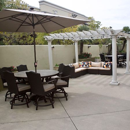 Holiday Inn Express Hotel & Suites Vacaville By Ihg Exterior foto