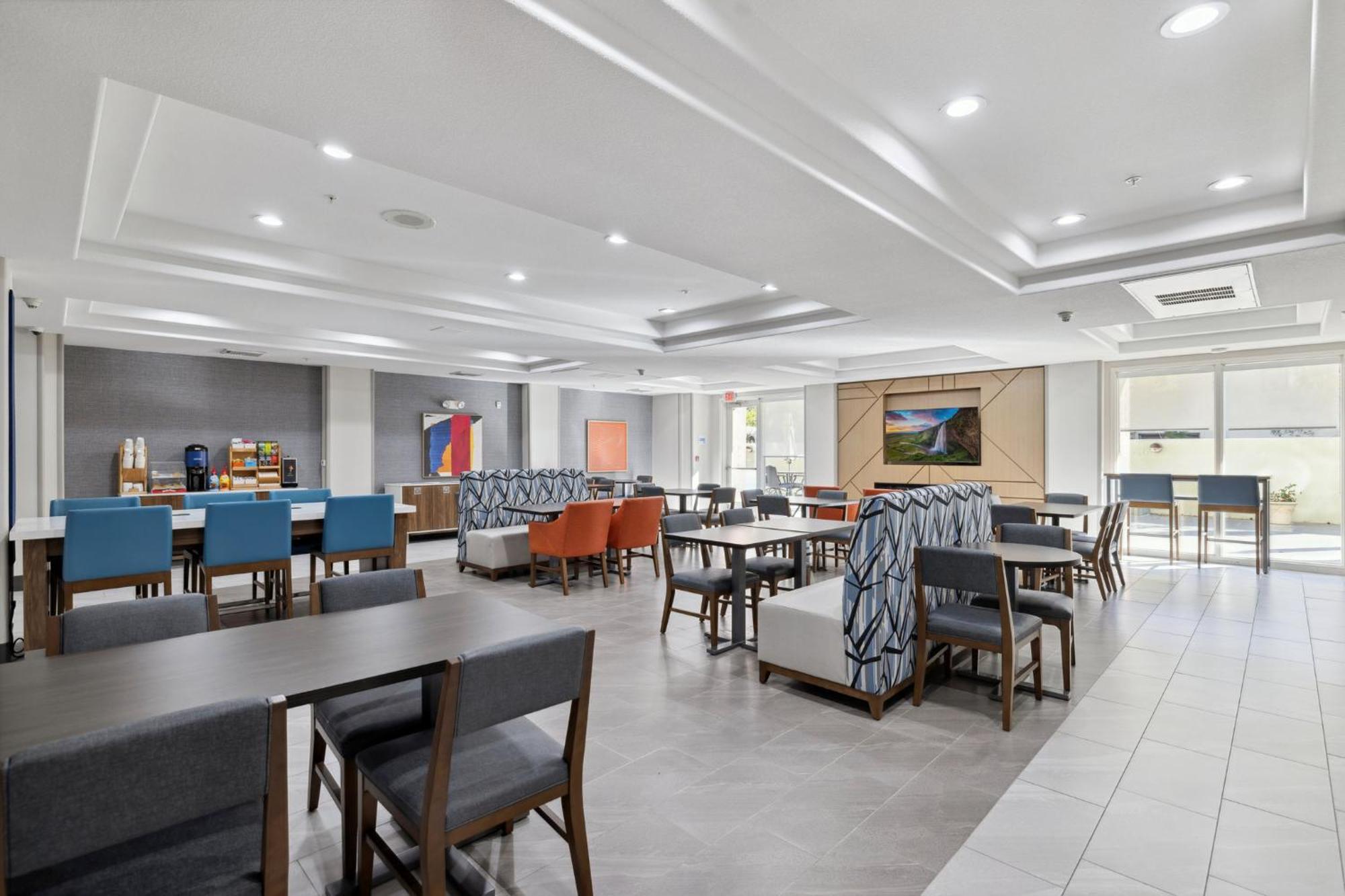 Holiday Inn Express Hotel & Suites Vacaville By Ihg Exterior foto
